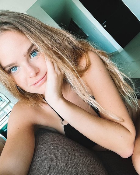 Inna Moll model pretty galleries