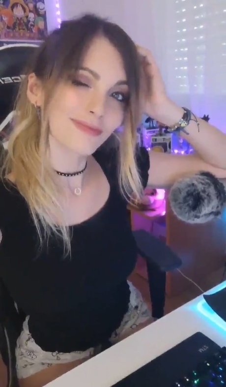 ladyboy asian onlyfans hot naked pictures