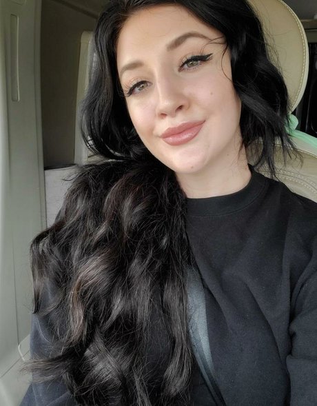 Fournierrr pretty model image