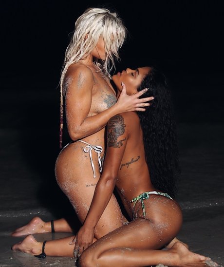 light onlyfans hot nude photo