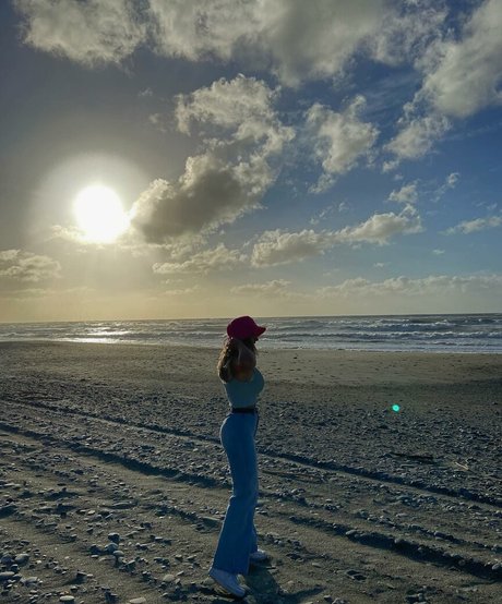 Ruby Pearl Esler nude model picture