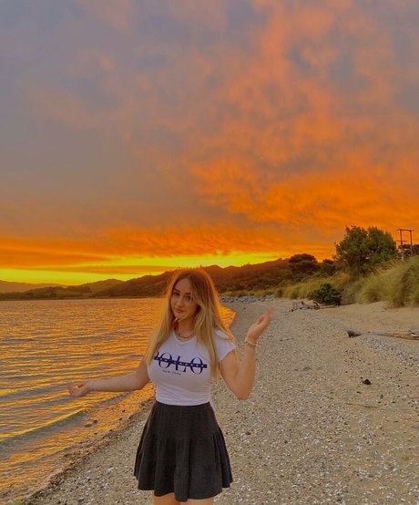 Ruby Pearl Esler Quick model image