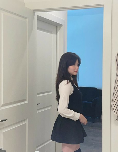 Julia Nakamura model xxx picture