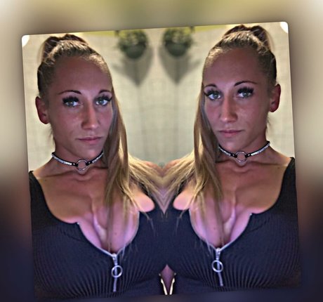 Reni Gendur naked pornstar galleries