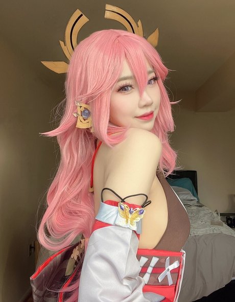 tsikyo hot actress images