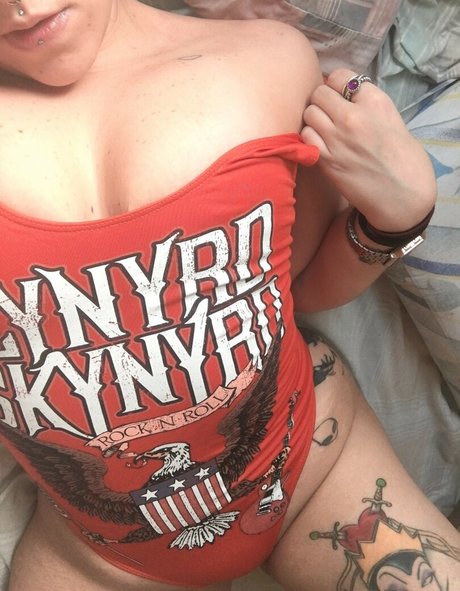 Pimenta Suicide star xxx gallery