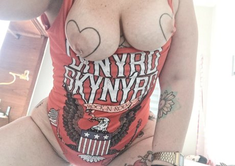 Pimenta Suicide model erotic pic