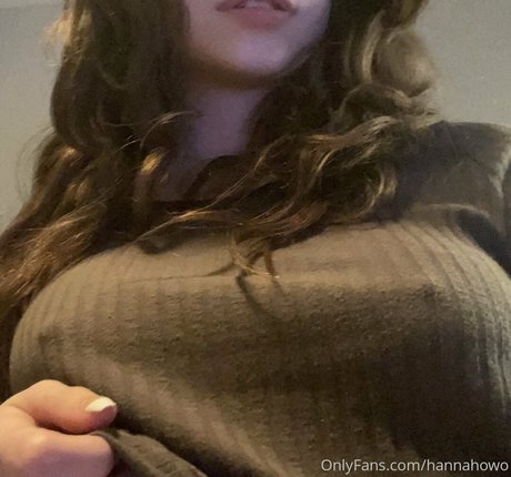big tits curvy onlyfans erotic image