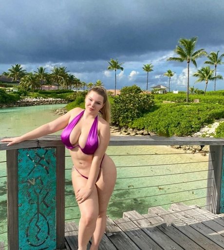 queencherryb sex model pics