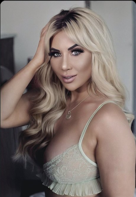 GailScott adult model images