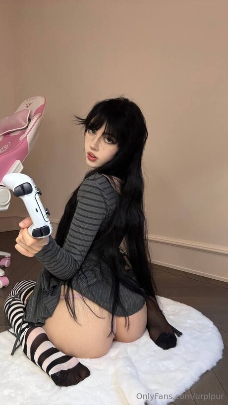 urplpur erotic actress pics