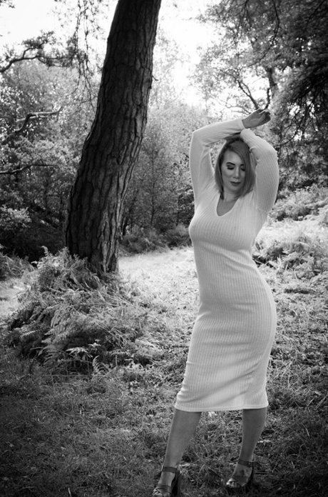 Gail Scott star sexy photos