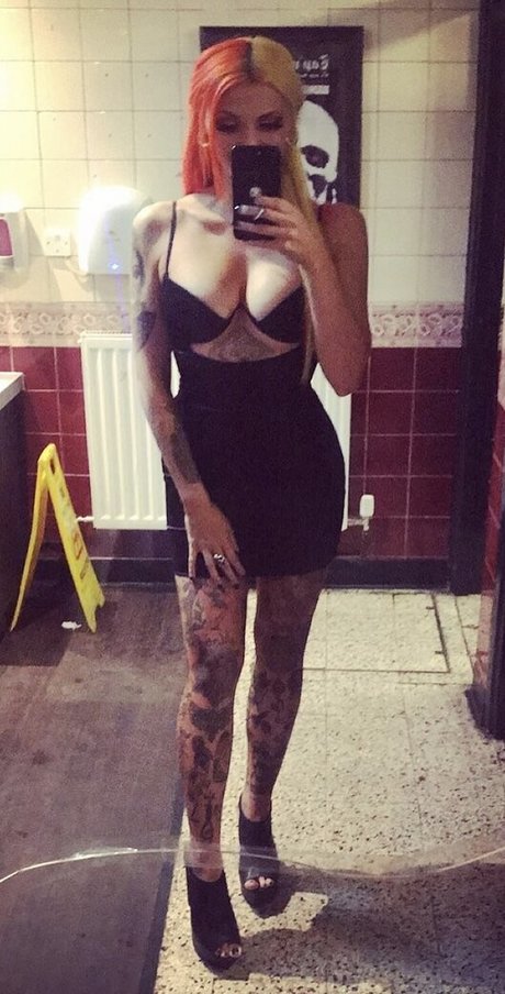 Gigisleek porn star photo