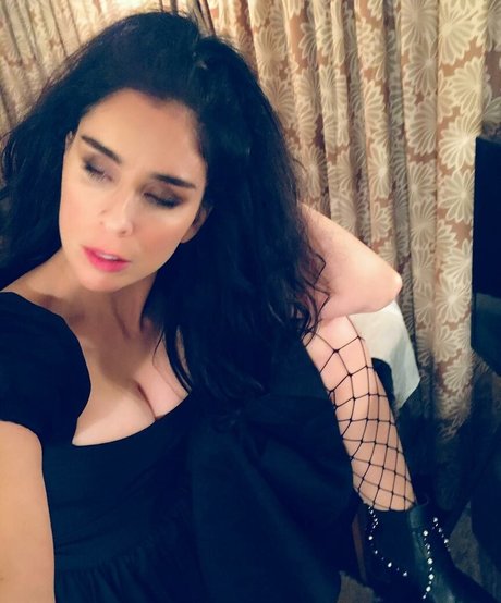 Sarah Silverman star hd photo