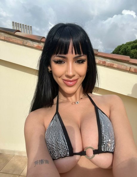 jasminellamas nude model pics