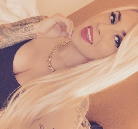 SJ Valenz perfect pornstar pics