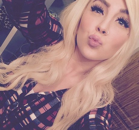 SJ Valenz pornstar sex pic