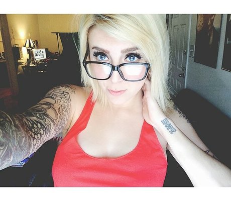 SJ Valenz pornstar nudes photos