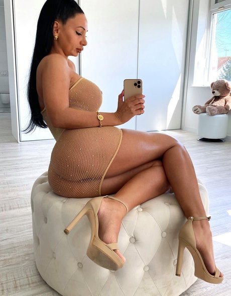 blonde tattoos onlyfans hot sexy pics