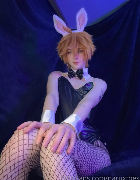 Naruxtoes naked star image