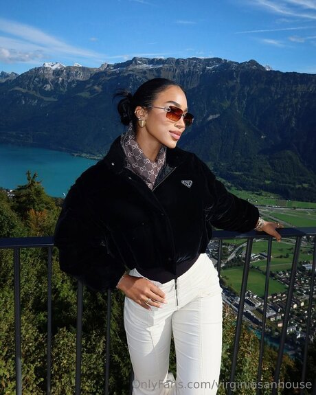 FitBabeXOXO pretty actress photos