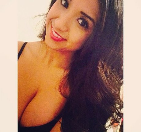 Alexandra Nicole star sexy img