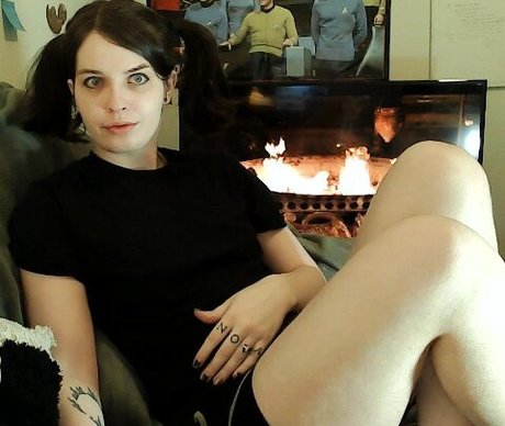 warmfreshpaint high quality model pics