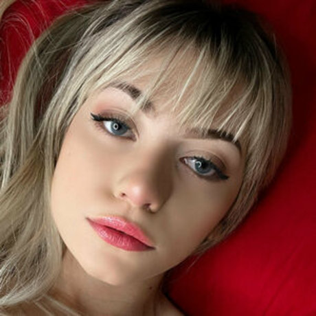 Cmeell hd pornstar pic