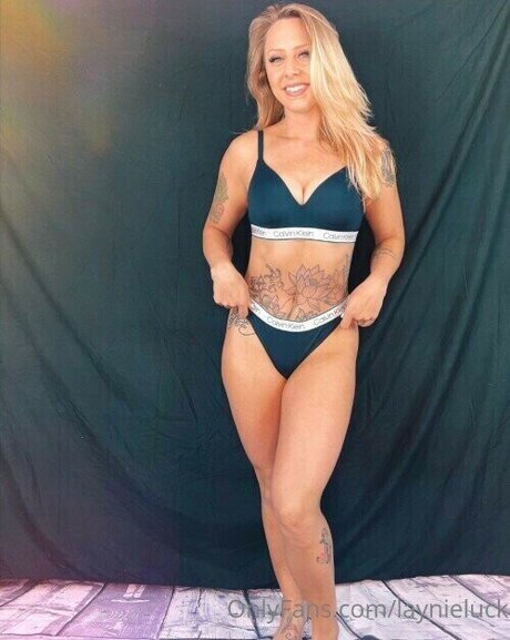 AEW Laynie Luck erotic model img