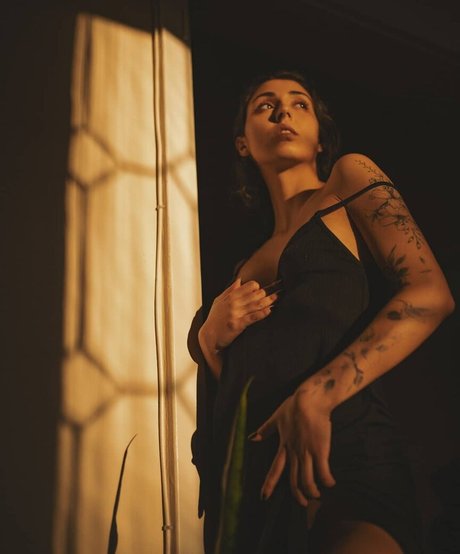 _naissance sex model pictures