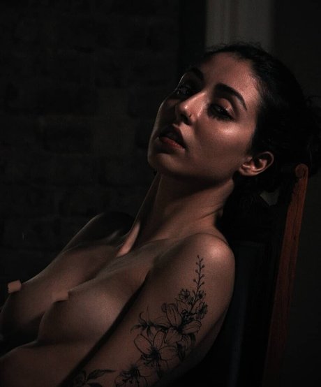 _naissance model nudes photos