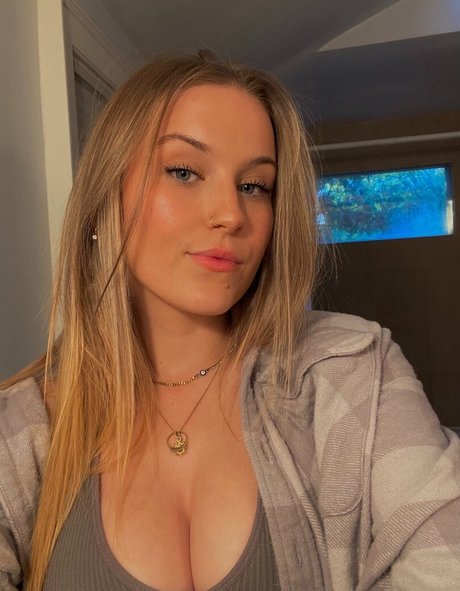 Madisun Sullivan model best img