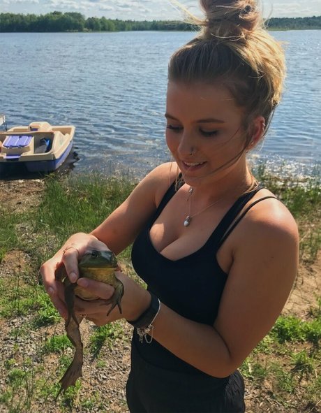 gym shorts onlyfans naked picture