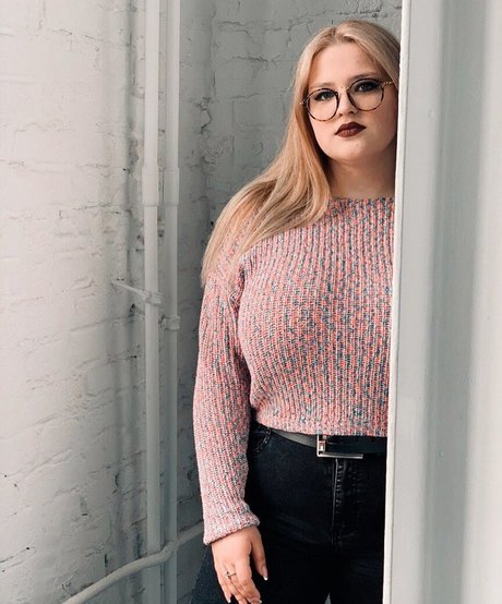 Julia Chegodar star sexy pictures