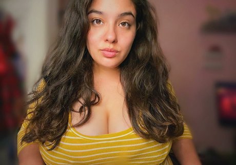 Esmeralda Quintero pornographic model picture