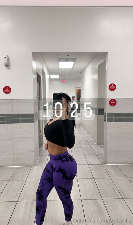 Prettylillu porn model photos