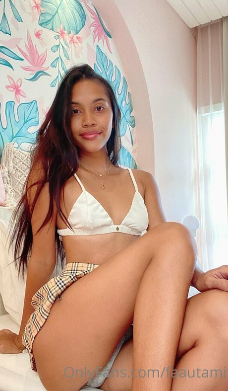 Fauutami sexy pornstar pic