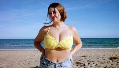 Corrina M xxx model pic