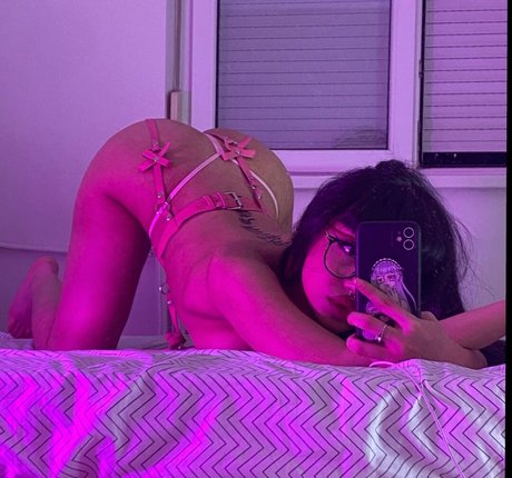 LarissaXmd nice actress pic