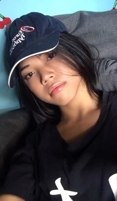 Miru Ackerman pretty pornstar photo