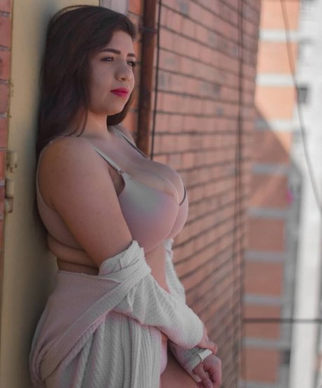 Kimberly Hdeez pretty pornstar image