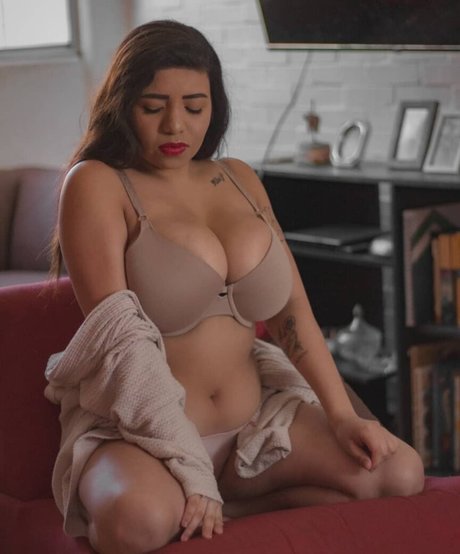 Kimberly Hdeez high quality star images