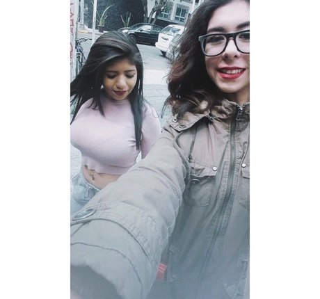 Kimberly Hdeez high quality model pic