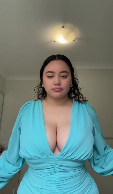 Carragh Mahuika naked star image