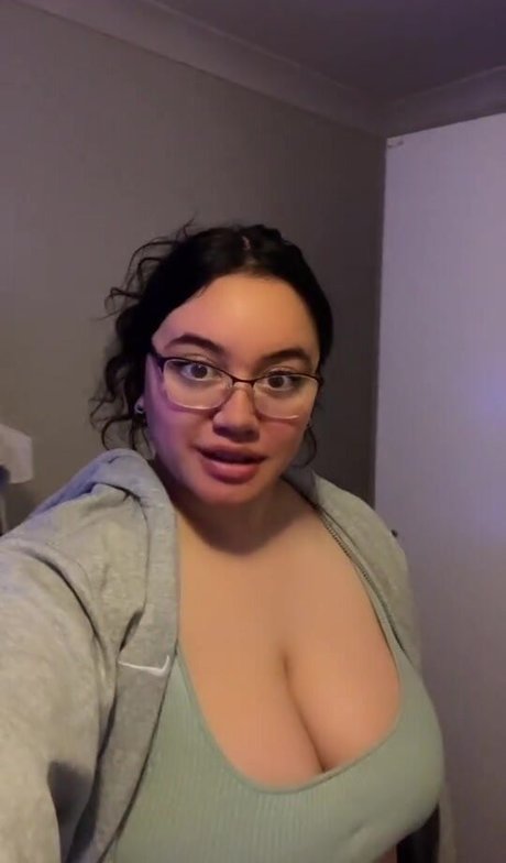 Carragh Mahuika pornstar exclusive images