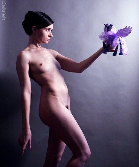 Dekilah star hd pictures