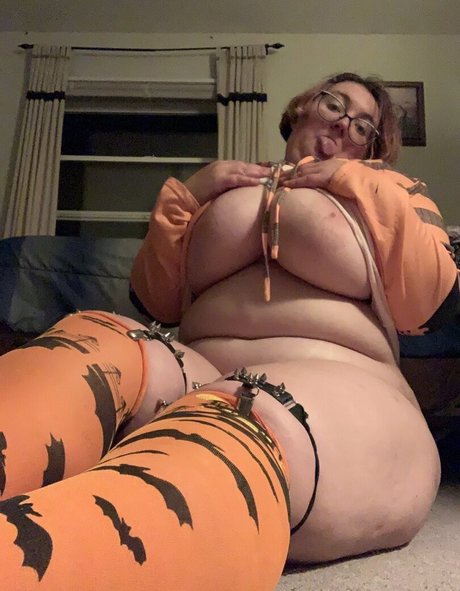 Squishy Lynxie pretty pornstar pics