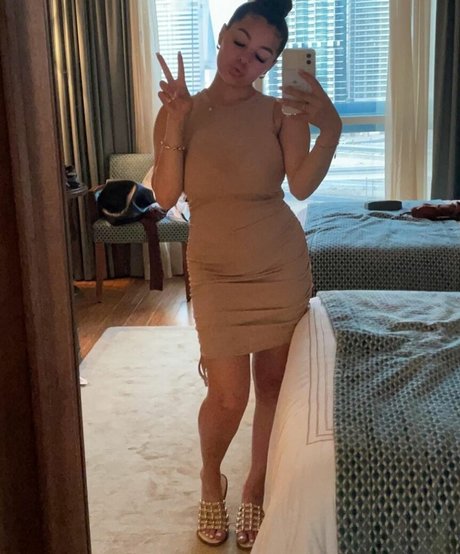 Tegan Hall model naked img