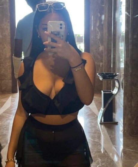 Tegan Hall star art images