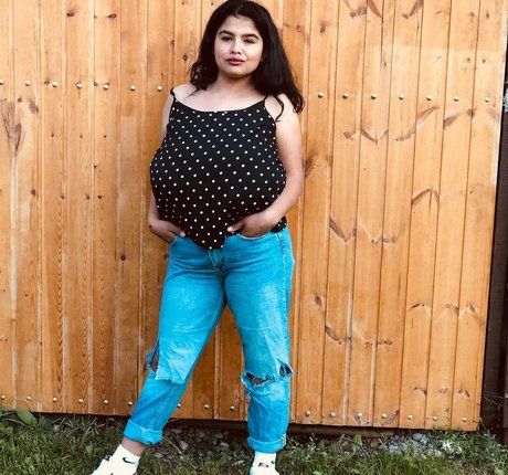 Melannia porn model img